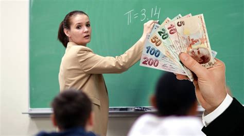 Ücretli öğretmen maaşı 2022